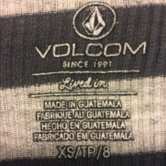 🐞🐞🐞 Volcom Navy and gray striped v neck dress XS - Picture 10 of 11